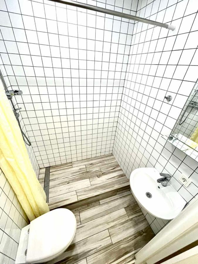 1 Room Apartment Near Peremohy Square Kijów Zewnętrze zdjęcie