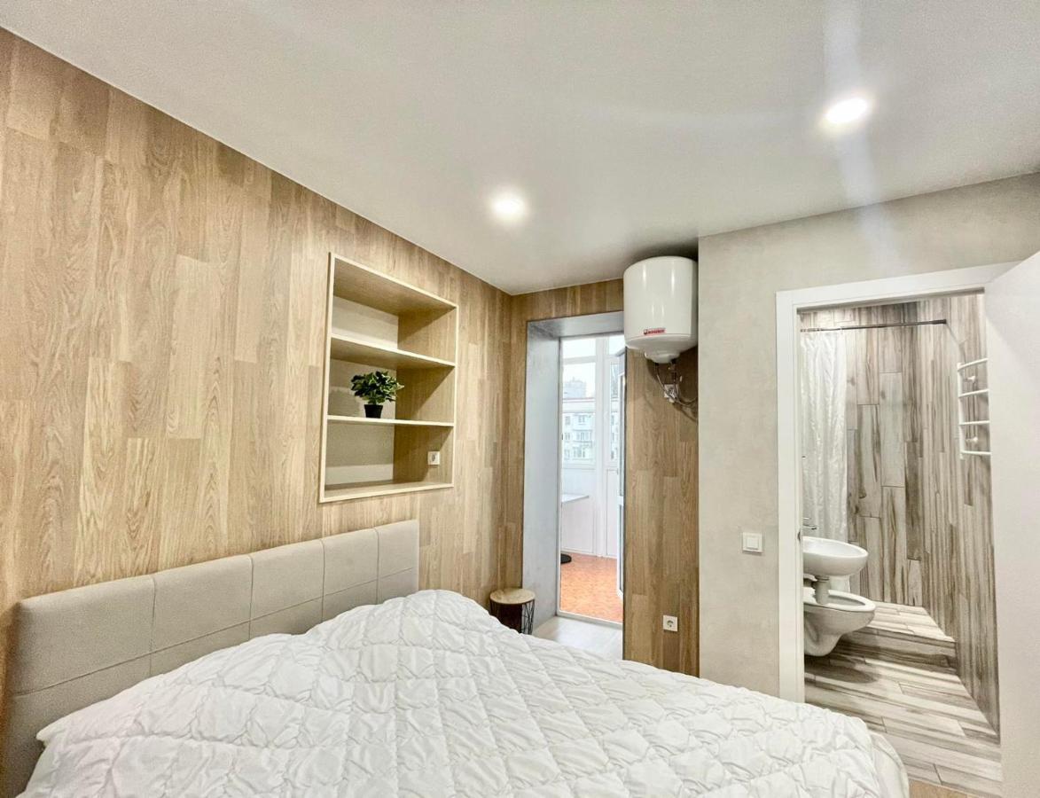 1 Room Apartment Near Peremohy Square Kijów Zewnętrze zdjęcie