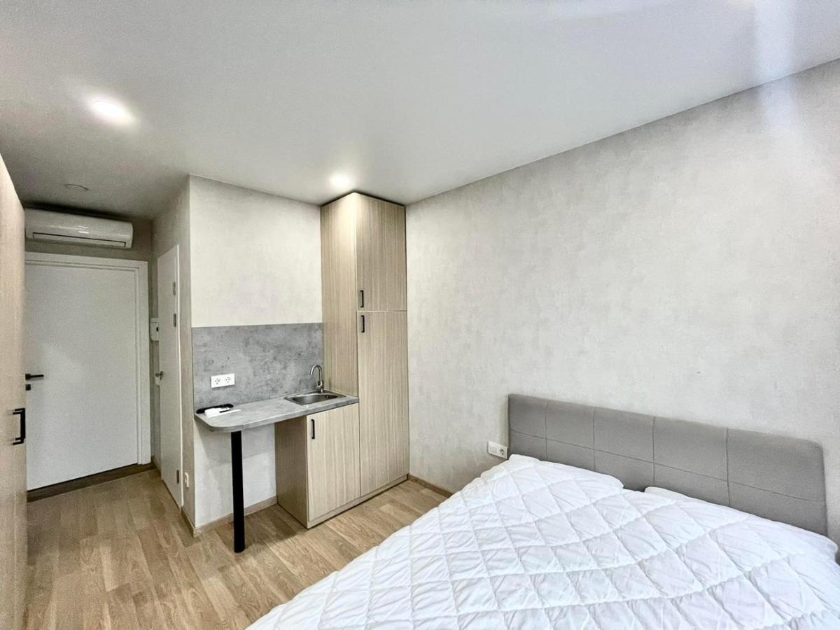 1 Room Apartment Near Peremohy Square Kijów Zewnętrze zdjęcie
