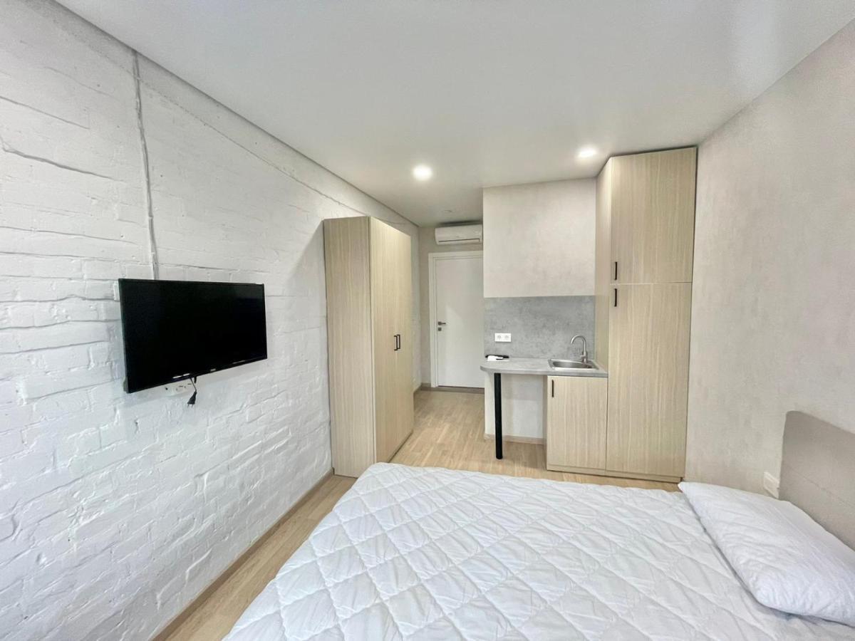 1 Room Apartment Near Peremohy Square Kijów Zewnętrze zdjęcie